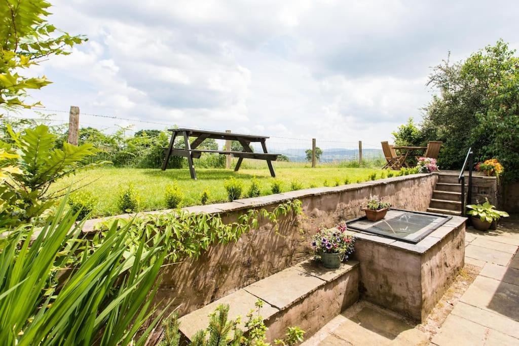 Perfect Cottage Retreat Near The Brecon Beacons Llanwrda Kültér fotó